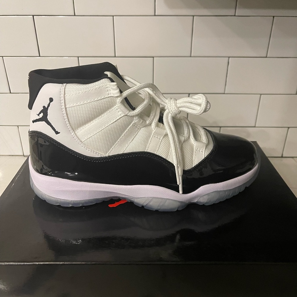 Men’s Jordan Retro 11 Concord Size 7.5.